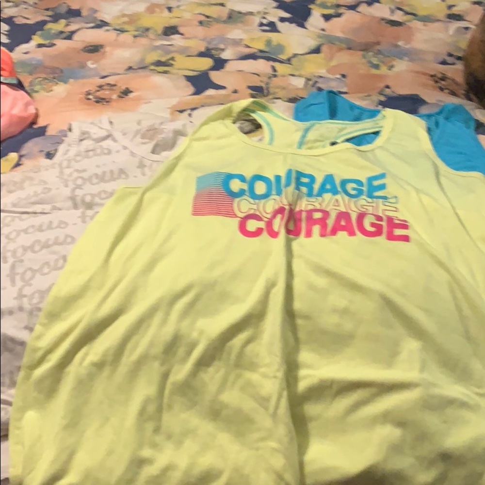 Set of 3 athletic tank tops 3x